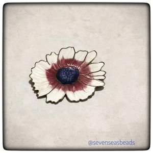 💘FISH Enterprises UK Enamel Brooch